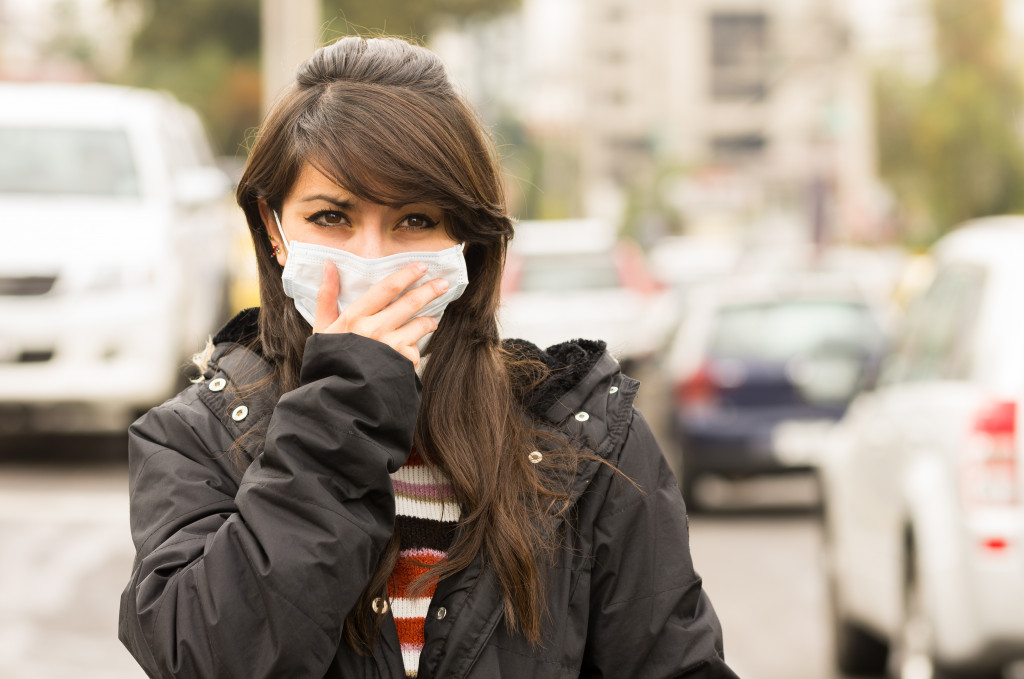 woman wearing mask