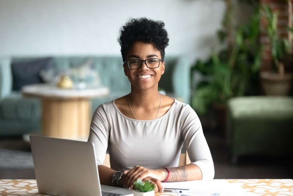 woman in front of a laptop